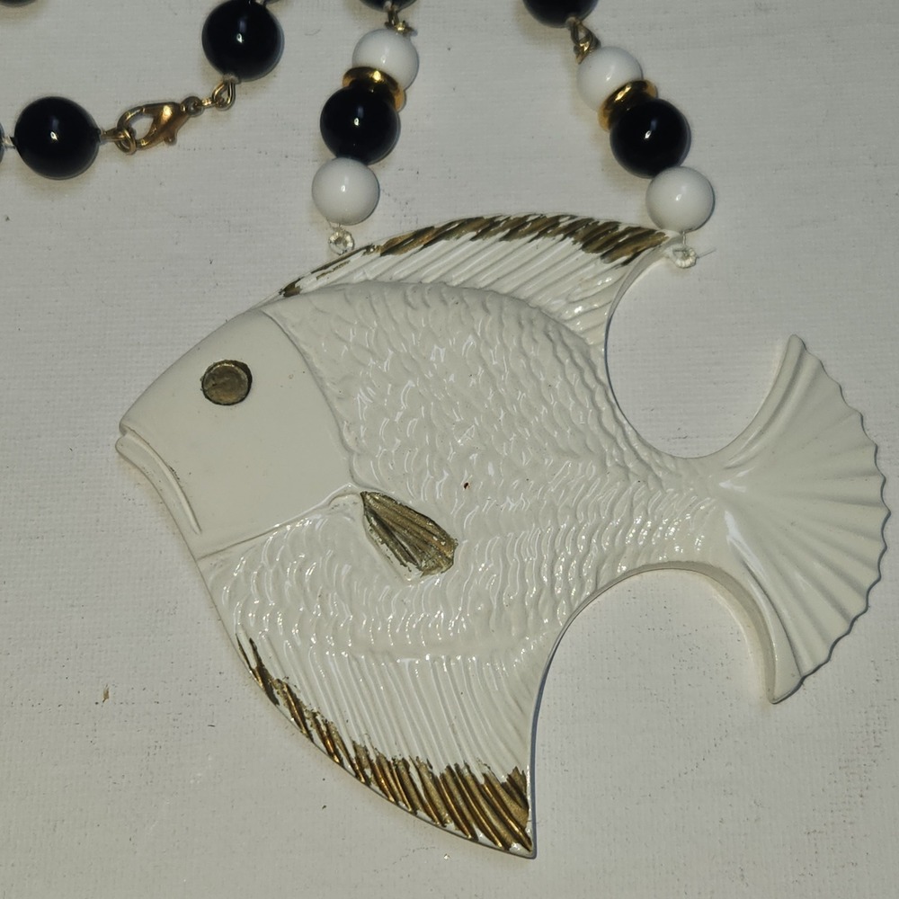 Vintage White wooden Fish Pendant Necklace Black Beaded Statement Jewelry Gold - Picture 5 of 14